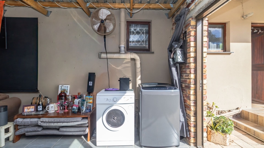 4 Bedroom Property for Sale in Knysna Central Western Cape